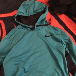 Nike Therma fit hoodie large